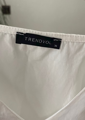 Trendyol & Milla Beyaz V Yaka Keten Salaş Kadın Gömlek