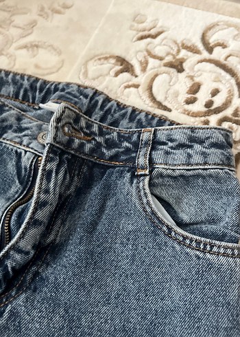 Gri Bel Detaylı Bol Kesim Kadın Jean - Görsel 3