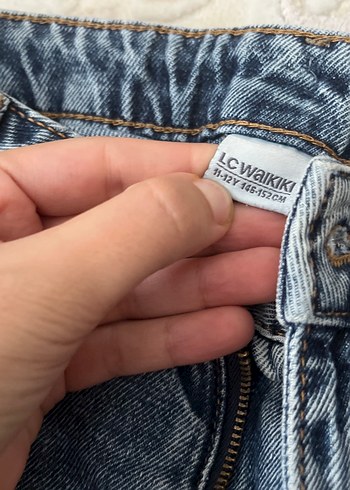 Gri Bel Detaylı Bol Kesim Kadın Jean - Görsel 2