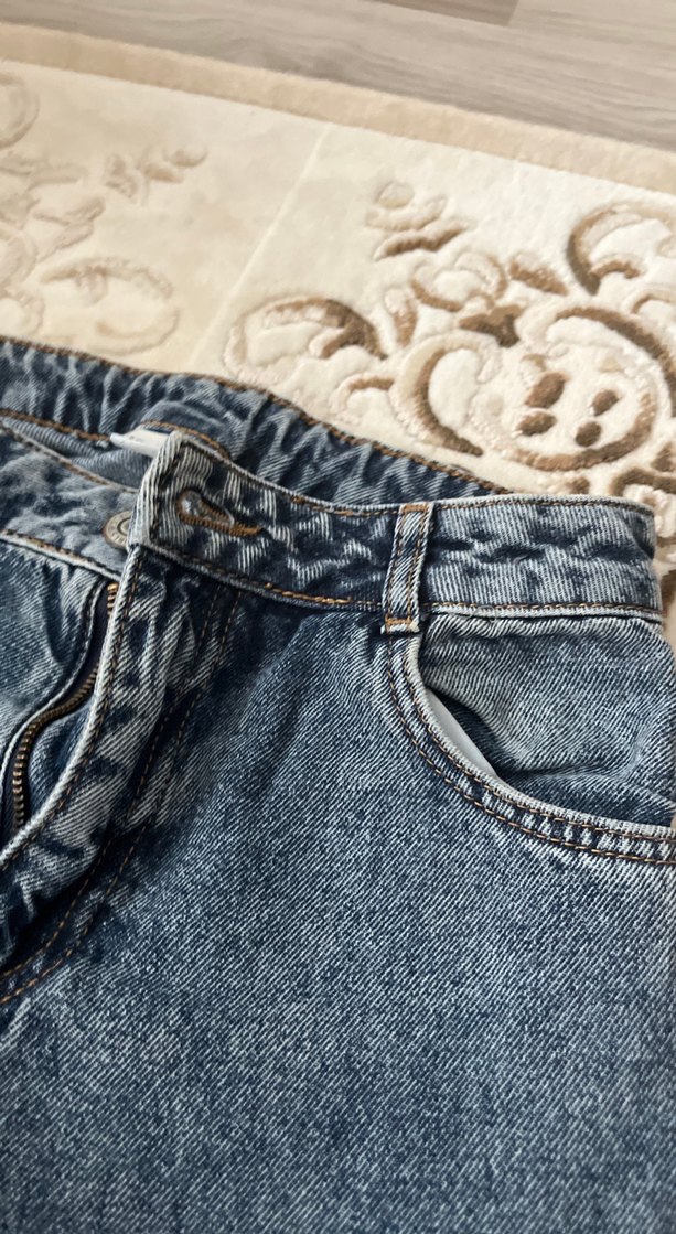 Gri Bel Detaylı Bol Kesim Kadın Jean - Görsel 3