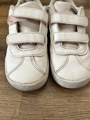 27 Beden beyaz Renk adidas 27 numara