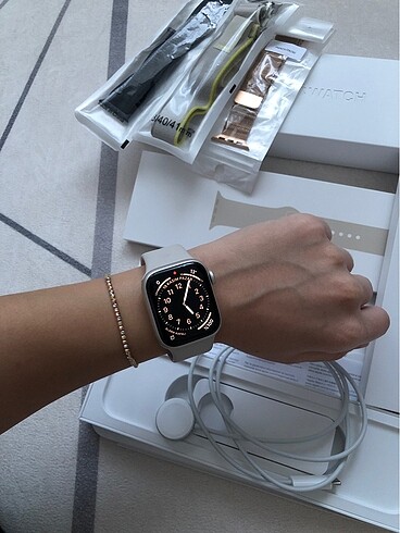Apple Watch 8 41mm GPS Yıldız Işığı