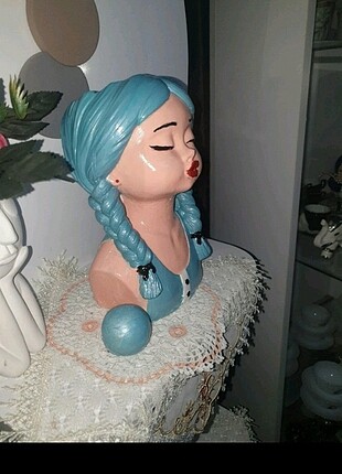Balonlu saksı kız istenilen renkte boyanır verniklenir 