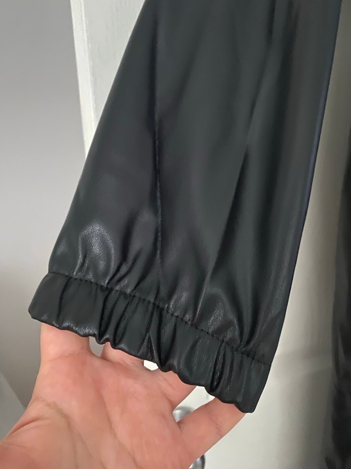 Kadın Siyah Deri Uzun Yağmurluk - Görsel 4