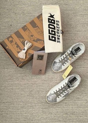 Golden Goose Deluxe Gri Simli Kadın Spor Ayakkabı