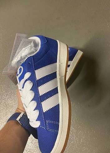 Adidas Campüs..yastiklı dili. Etiketli barkodlu kutulu ürün. Der