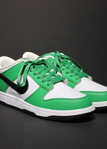 40 Beden yeşil Renk NIKE SB DUNK LOW PRO. İÇ ETİKETLİ İTHAL ÜRÜN QR KODLU ETİKETLİ 