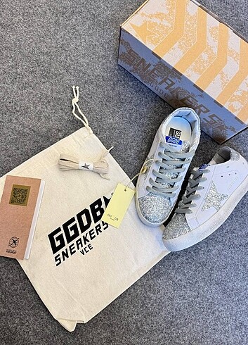 Golden goose ithal ürün. Herşey fotolarda göründü gibidir. 36/4