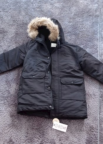 Siyah Kürk Detaylı Erkek Çocuk Mont - Görsel 4