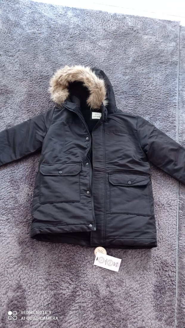 Siyah Kürk Detaylı Erkek Çocuk Mont - Görsel 4