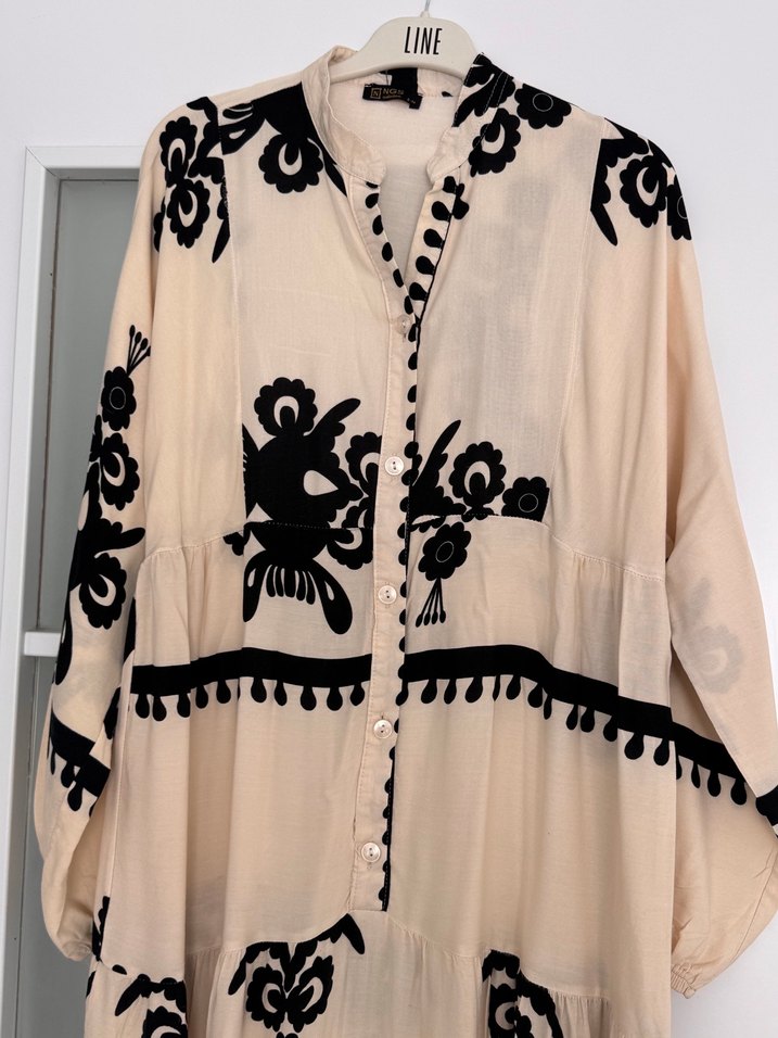 Bohem Siyah Nakışlı Uzun Beyaz Elbise - Görsel 2