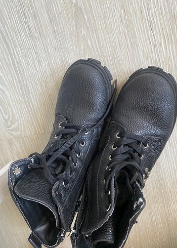 Siyah Yılan Desenli çocuk Bot - Görsel 5