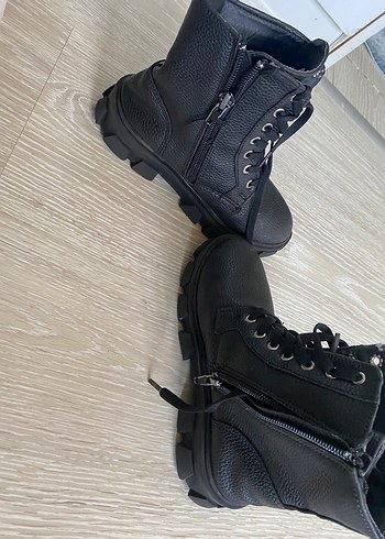 Siyah Yılan Desenli çocuk Bot - Görsel 4