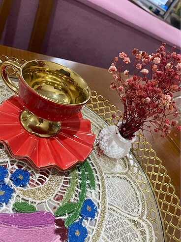 Kırmızı fincan