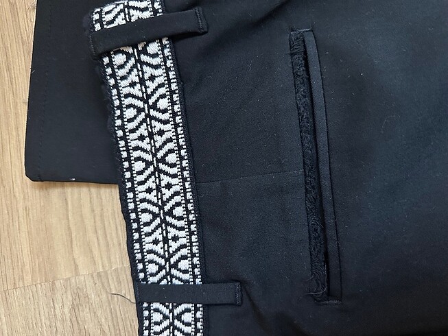 31 Beden siyah Renk Zara Kumaş Pantolon
