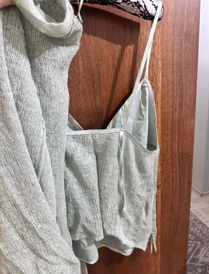 Yeşil V Yaka Dökümlü Kadın Kazak - Görsel 3