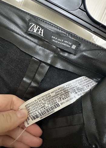 Siyah Deri Dar Kesim Kadın Pantolon - Görsel 3