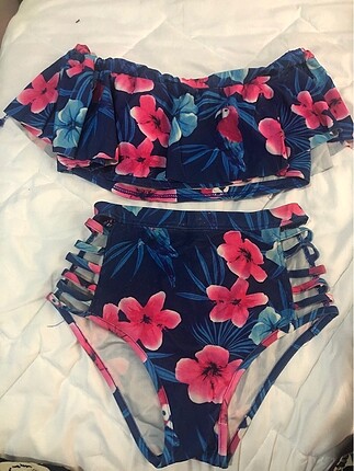 Düşük omuz bikini takımı