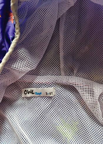 Erkek Çocuk Kapüşonlu Renkli Bağlama Desenli Yağmurluk - Görsel 3