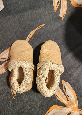 Kahverengi Kürklü Erkek Çocuk patigi