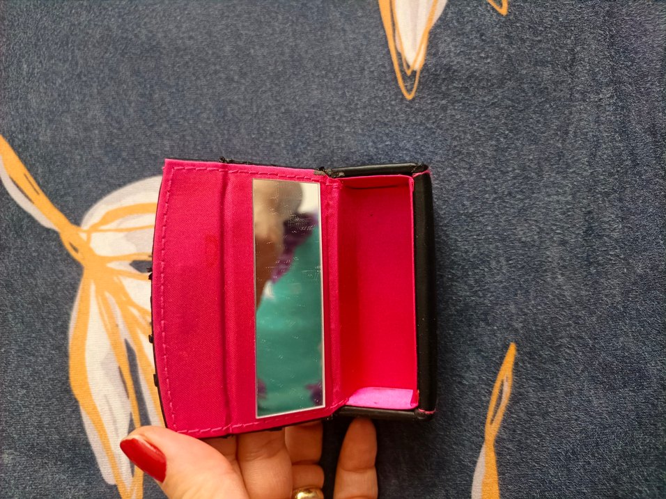 Siyah Deri ruj kutusu Buckle Detaylı - Görsel 2