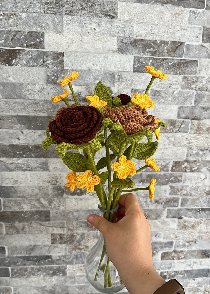 Örgü gül buketi - Görsel 3