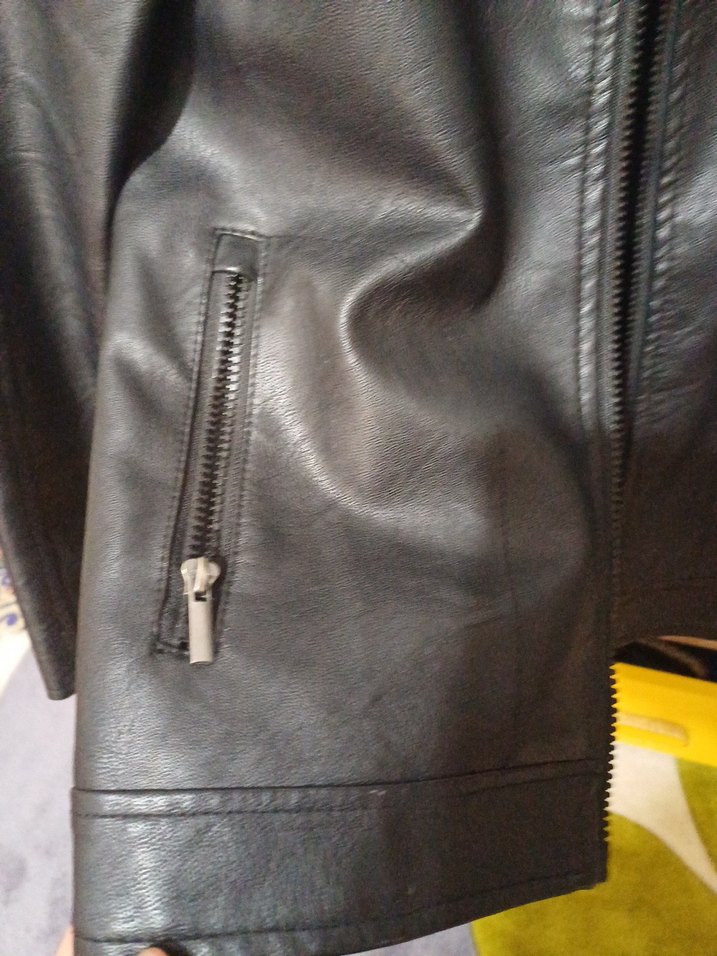 Siyah Deri mont cocuk icin cok az kullanildi ı - Görsel 3