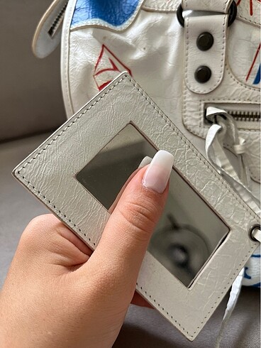 Beden Balenciaga blanco graffiti lambskin çanta