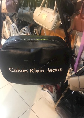 Calvin KleinÇapraz Çanta