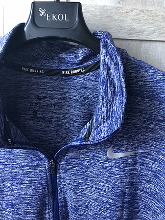 l Beden Nike Uzun Kollu Tişört