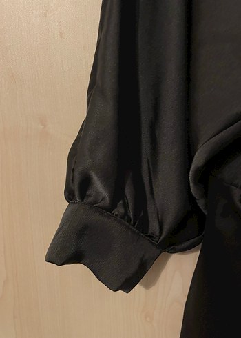 Siyah Saten  V Yaka Uzun Elbise - Görsel 3