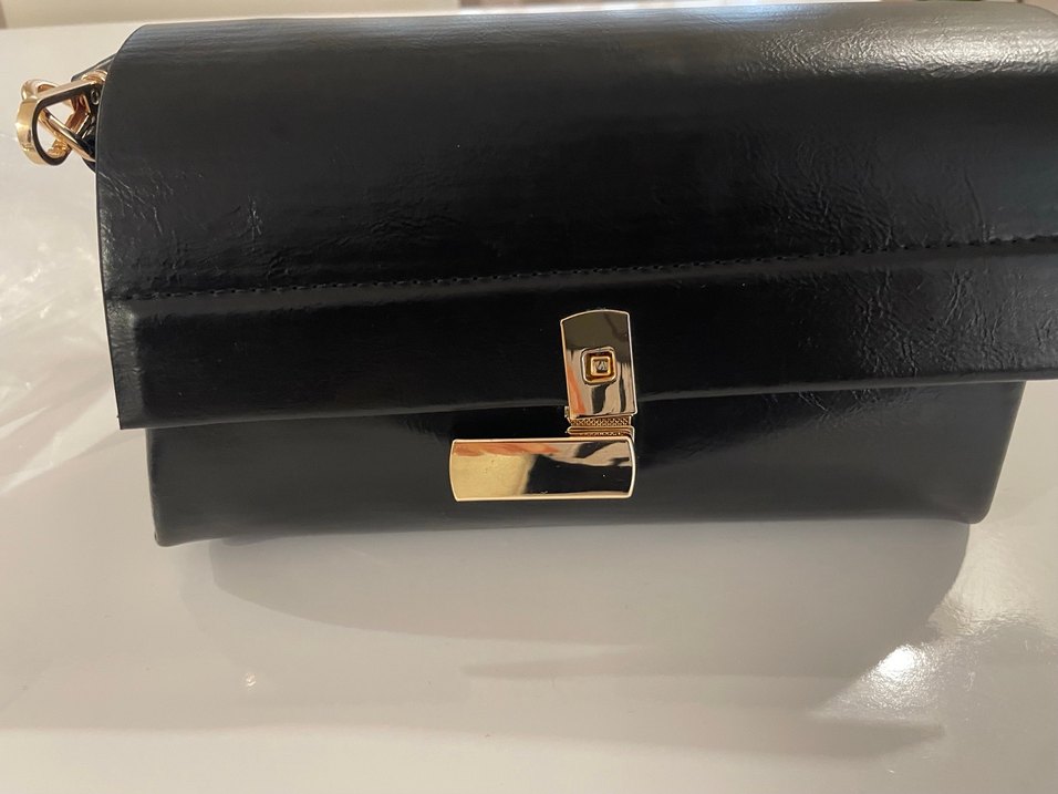 Siyah Deri Tokalı Kadın Çanta - Görsel 3