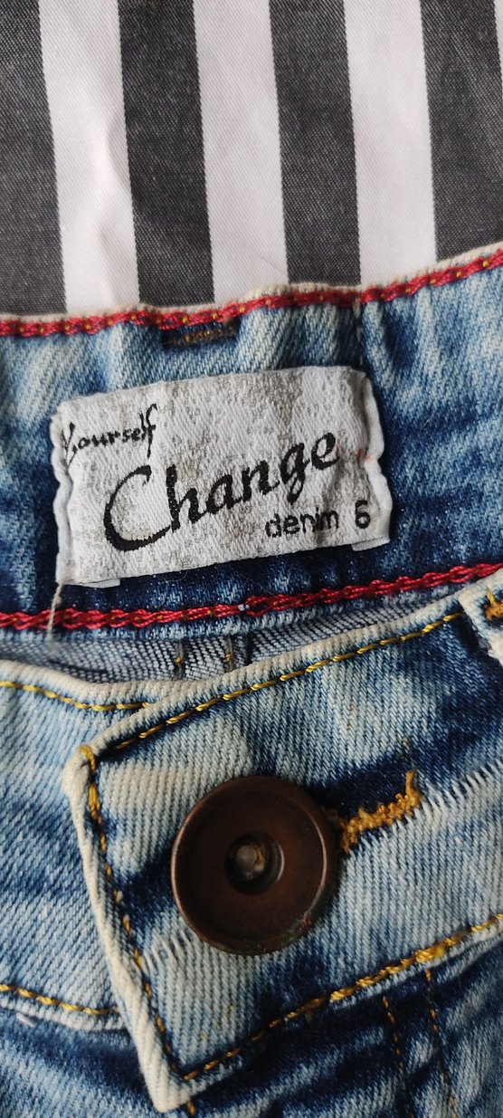 Mavi Yırtık Denim Mini Şort 8 10 yaş olur likralı - Görsel 3