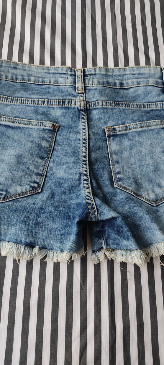 Mavi Yırtık Denim Mini Şort 8 10 yaş olur likralı - Görsel 4