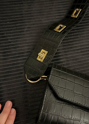 Siyah Deri Yılan Desenli Tokalı Kadın Çanta - Görsel 5