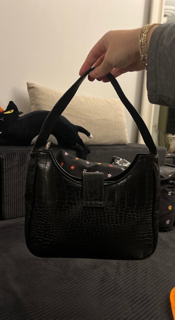Kemer Detaylı Siyah Yılan Derisi Desenli Deri Çanta - Görsel 2