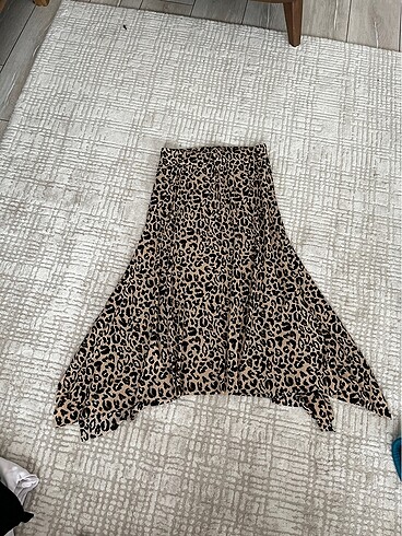 Leopar desenli etek