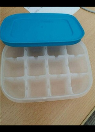 Tupperware 