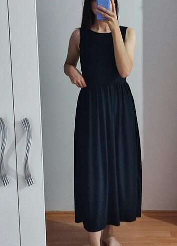 siyah sıfır kollu elbise 