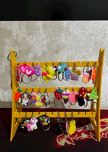 Anahtarlık veya küpe sergileme - Görsel 2