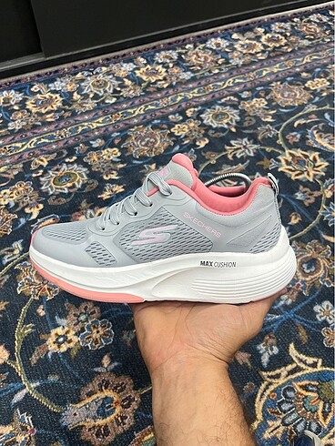SKECHERS (GORUN)