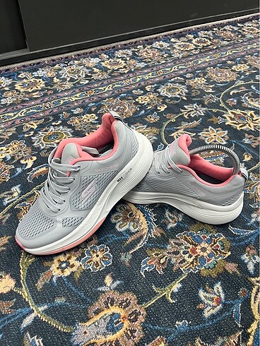 37 Beden çeşitli Renk SKECHERS (GORUN)