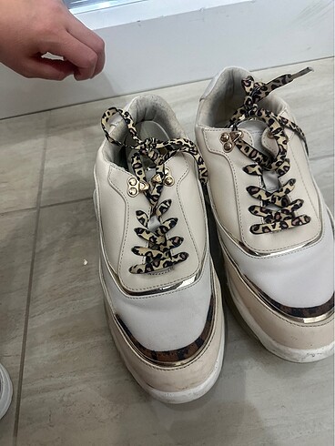 37 Beden ten rengi Renk NineWest
