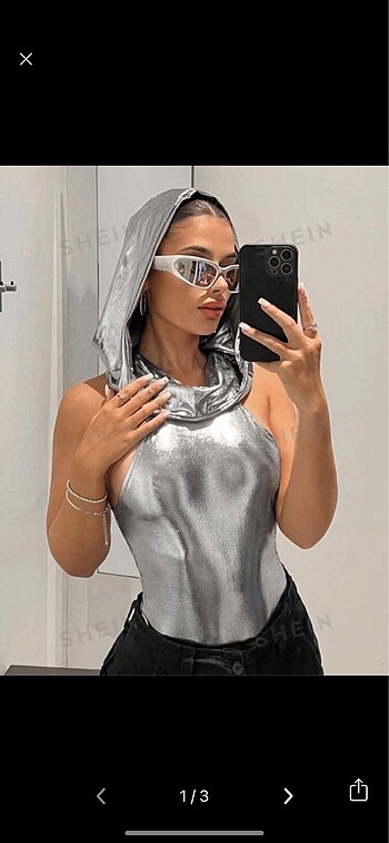 Metalik bodysuit