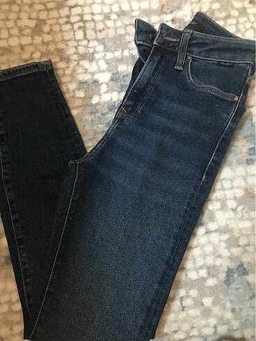 27 Beden mavi Renk Mavi serenay model jeans