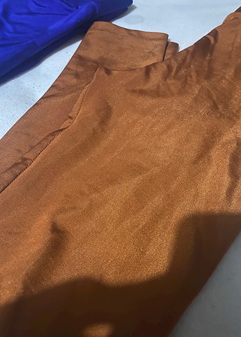 Düz Mavi Saten Kadın Tayt - Görsel 3