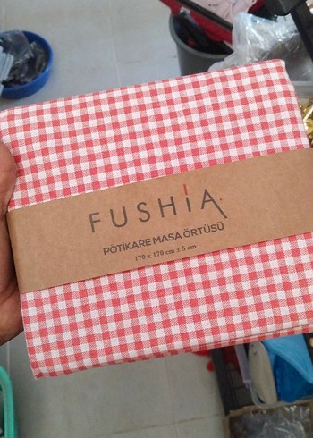 Diğer 1 adet Fushia Bohem Pötikare Masa Örtüsü