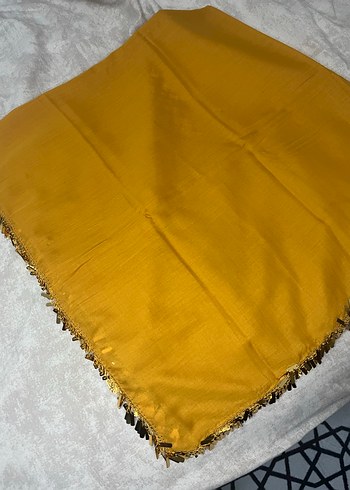 Sarı İpeksi Kadın Fular - Görsel 2