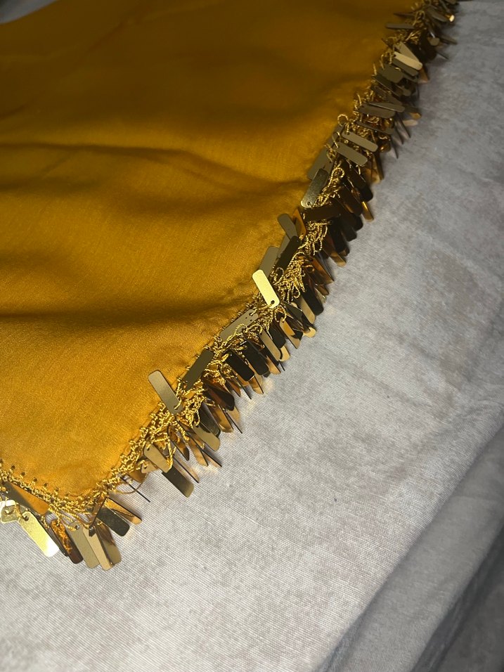 Sarı İpeksi Kadın Fular - Görsel 3