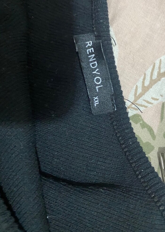 Takım etek ve tek omuz - Görsel 3